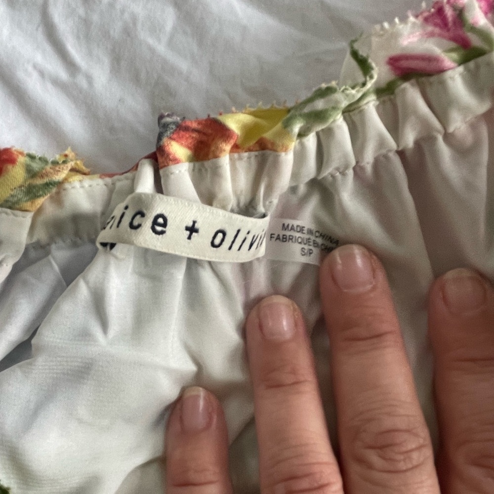 Alice + Olivia Floral Silk Blend Blouse -Alta Peasant Top - Picture 3 of 3